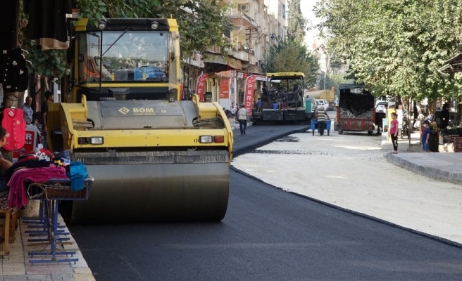 Urfa'da yol çalışmaları sürüyor