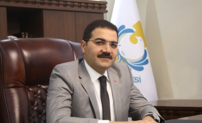 Canpolat: Bu büyük bayramı yürekten kutluyorum