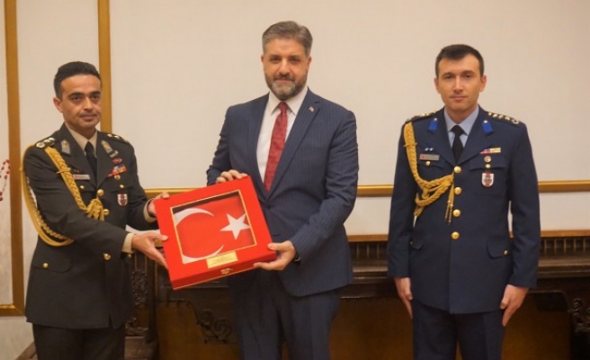 Urfa'da emanet edilen bayrak şimdi uzak doğuda!