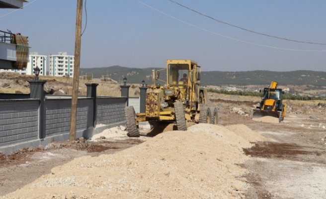 Karaköprü’deki yol çalışmaları devam ediyor