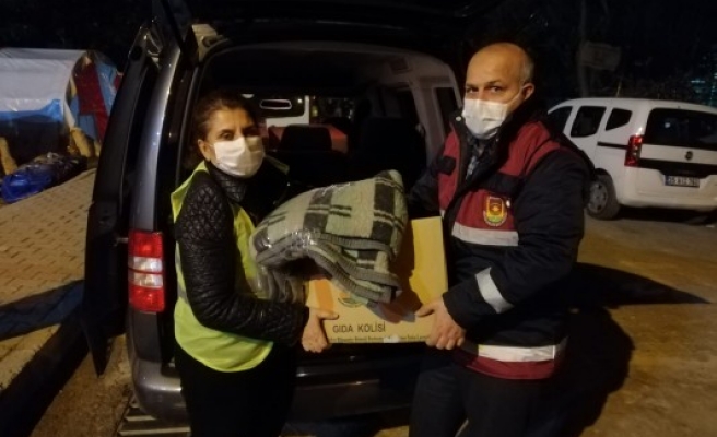 Urfa’dan gönderilen yardımlar İzmir’e ulaştı