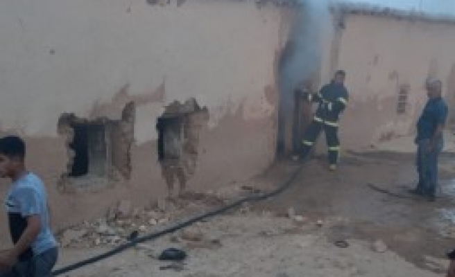 Urfa’da bir kömürlükte yangın çıktı