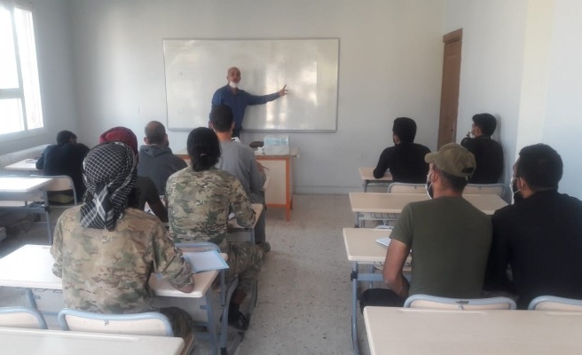 Sınırın öte tarafında Türkçe dersleri başladı