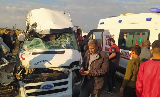 Şanlıurfa'da feci kaza: 1 ölü-8 yaralı