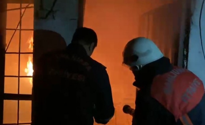 Şanlıurfa'da bir ev alev alev yandı