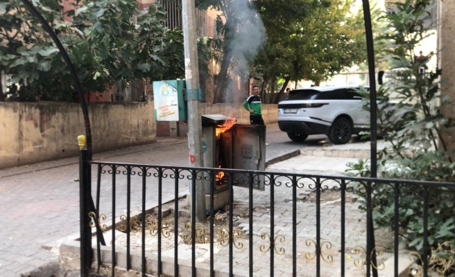 Bahçelievler'de elektrik panosu yandı