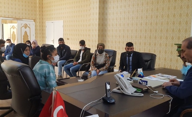 Urfa’nın ilçesinde öğrenciler başkanla buluştu