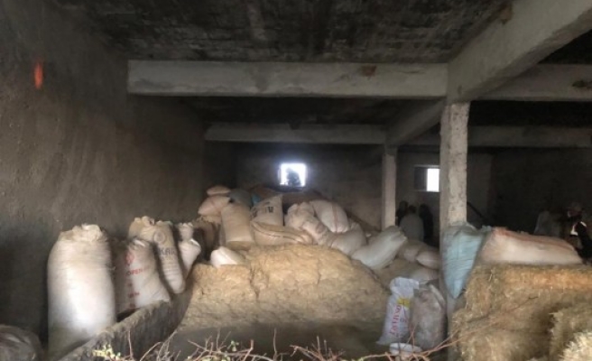 Şanlıurfa'da saman yangınına itfaiye yetişti