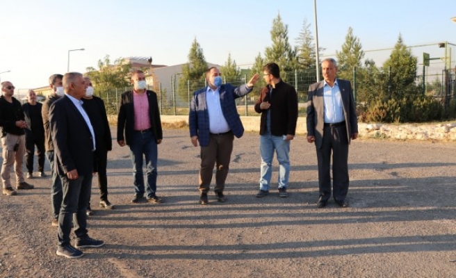 Urfa’nın ilçesinde bozuk yolların onarımı için çalışmalar başladı