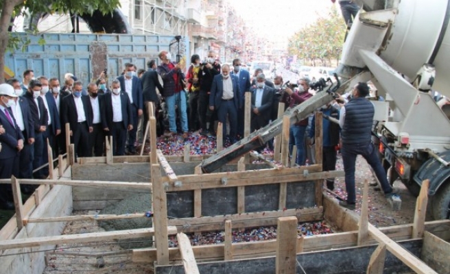 Urfa'da ilk kazma vuruldu: 6 mahalle doğalgaza kavuşuyor