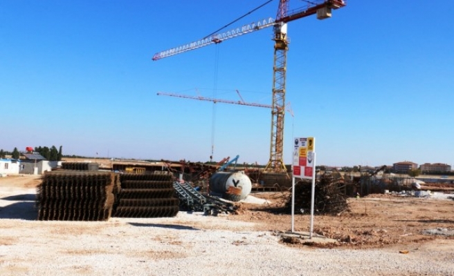 Akçakale’deki TOKİ inşaatında çalışmalar sürüyor