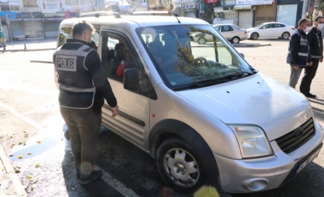 Koronavirüs hastası Haşimiye Meydanında polislere yakalandı