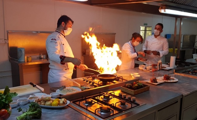 Aşçılar, Harran'da okuyan öğrencilerin dersine konuk oldu