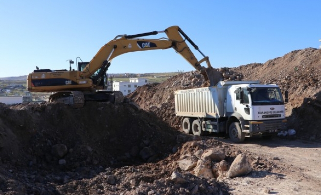 Karaköprü'de 45 kilometre yeni yol açıldı