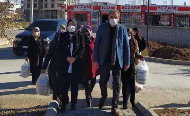 Bozova'da sağlık çalışanlarına ev yemekleri ikram edildi