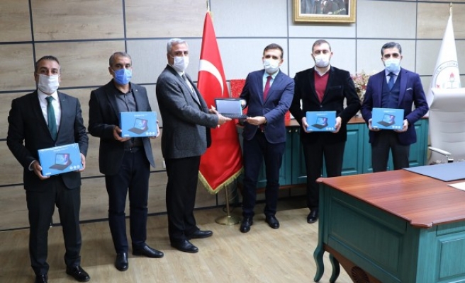 ŞUTSO'dan ihtiyaç sahibi öğrencilere tablet desteği