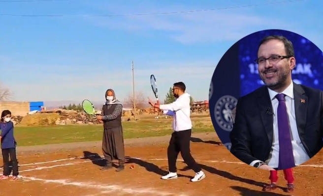 Viranşehir'de tenis sevdalısı köylülere Bakan'dan müjdeli haber!