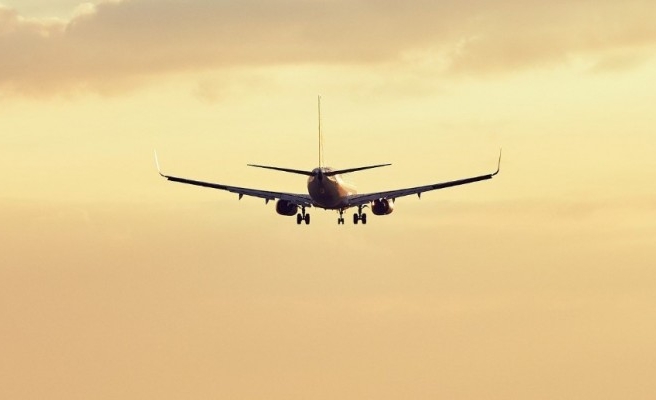 Uçakta sigara içen yolcuya ceza kesildi