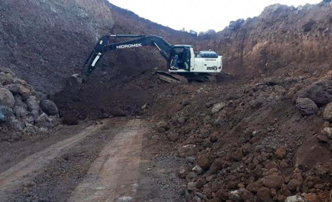 Siverek'te yol çalışmaları devam ediyor