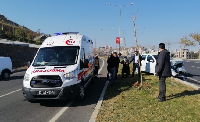 Karaköprü-Sırrın yolunda kaza: 2'si hafif 4 yaralı