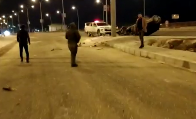 Çevik Kuvvet Kavşağında feci kaza: Yaralılar var