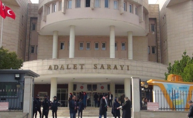 Şanlıurfa'da kaçak sigara taşıyan sürücü tutuklandı