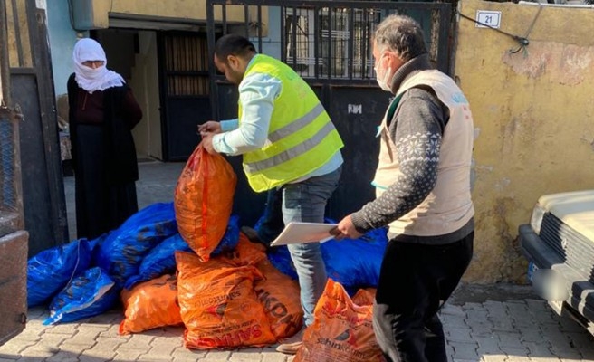 Hasene’den ihtiyaç sahiplerine kömür desteği