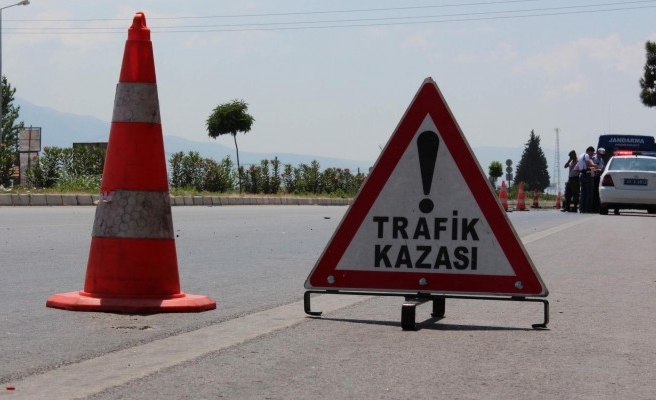 Urfa-Adıyaman yolunda kaza! Kopan araç lastiği faciaya neden oluyordu