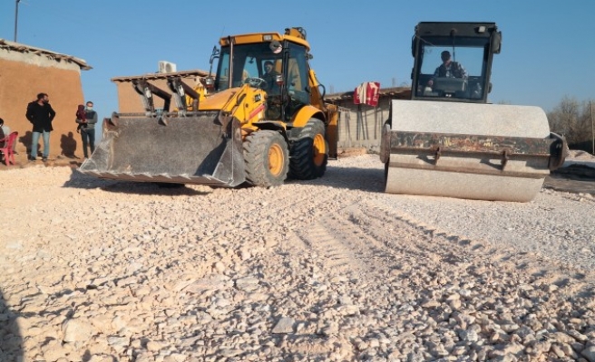 Mehmet Kuş, ilçedeki yol yapım çalışmalarını inceledi