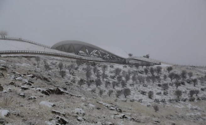 Şanlıurfa'da tarihin sıfır noktası beyaza büründü