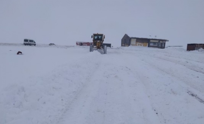 Urfa'da yol açma çalışmaları sürüyor!