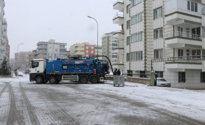 Şanlıurfa’da Şuski ekiplerinin kar mesaisi sürüyor