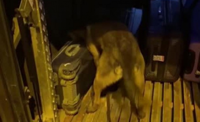 Siverek’te yolcu otobüsünde esrar ele geçirildi