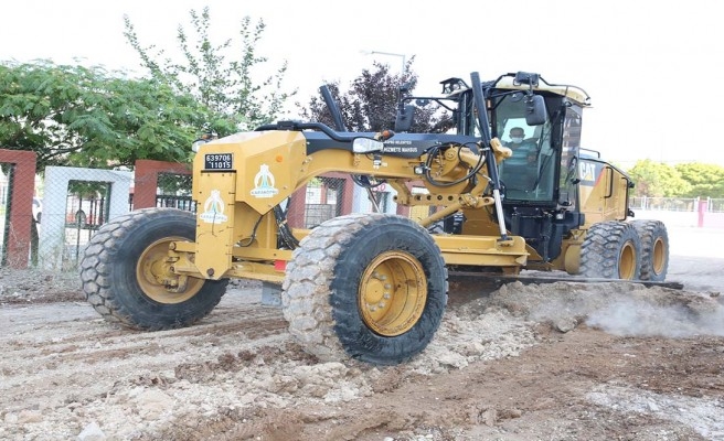 Karaköprü'de yol çalışmaları sürüyor