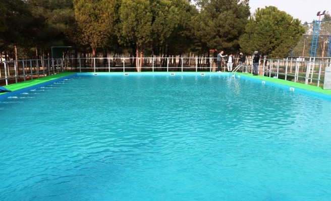 Akçakale’de yüzme havuzu yapıldı