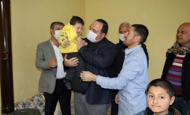 Viranşehir Belediyesi yardıma muhtaç aileye el uzattı