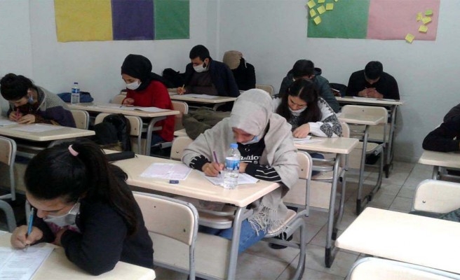 Siverek’te öğrencilere ücretsiz deneme sınavı yapıldı