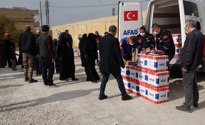 Barış Pınarı bölgesinde insani yardımlar sürüyor