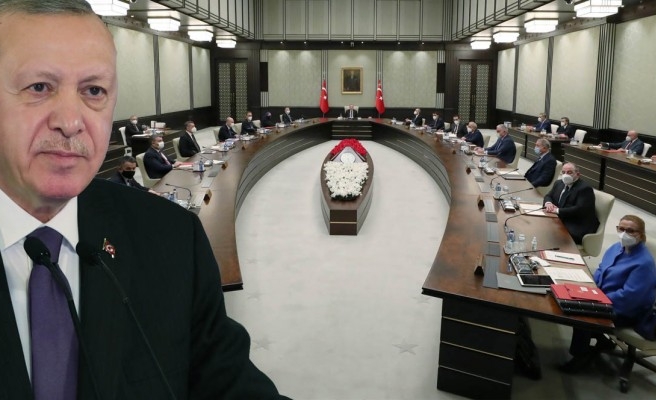 Cumhurbaşkanı Erdoğan açıkladı: Okullar kademeli olarak açılıyor