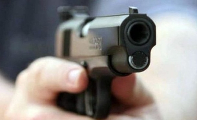 9 yaşındaki çocuk, silahla oynarken kendini vurdu