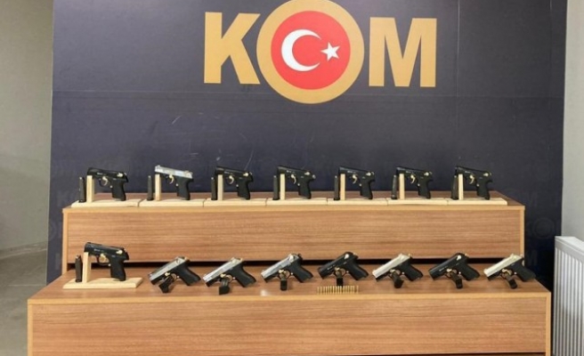 Şanlıurfa’da yolcu otobüsünde 15 adet tabanca bulundu