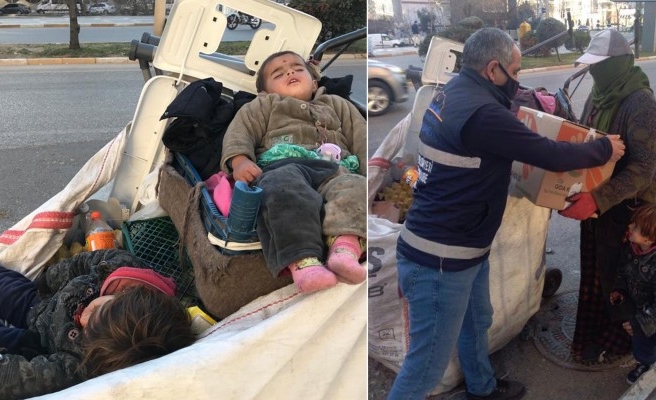 Şanlıurfa’da kadınlar kağıt toplayarak evlerini geçindiriyor