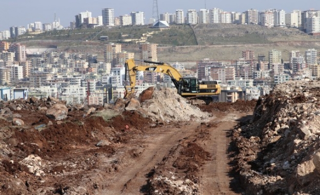 Karaköprü’de yol yapım çalışmaları sürüyor