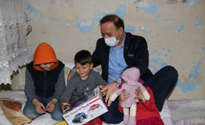 Vali Erin, yetim çocukları ziyaret etti