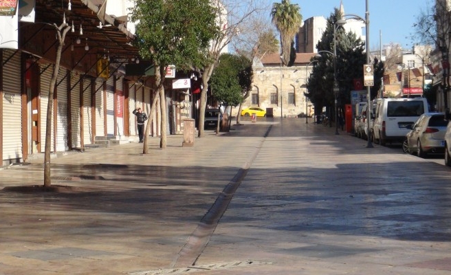 Şanlıurfa’da cadde ve sokaklarda sessizlik hakim