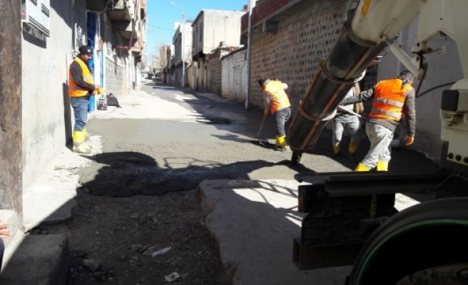 Siverek’te cadde ve sokaklarda iyileştirme çalışmaları sürüyor