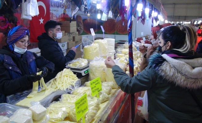 Şanlıurfa'da yöresel ürünler vatandaşların beğenisine sunuldu