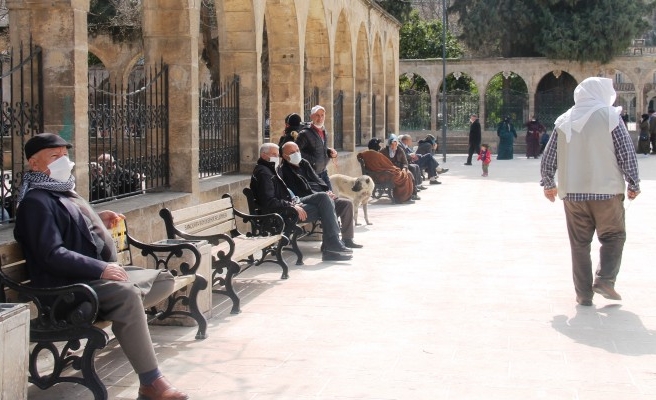 Şanlıurfa’da 65 yaş ve üstü vatandaşlar tekrar sokağa çıktı