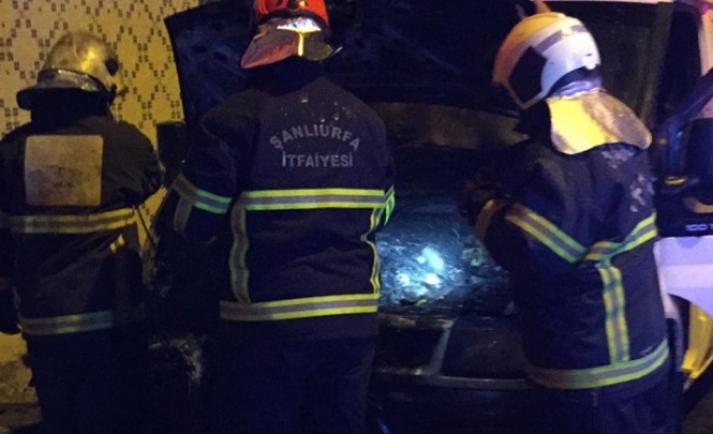 Şanlıurfa’da bir minibüs kundaklandı