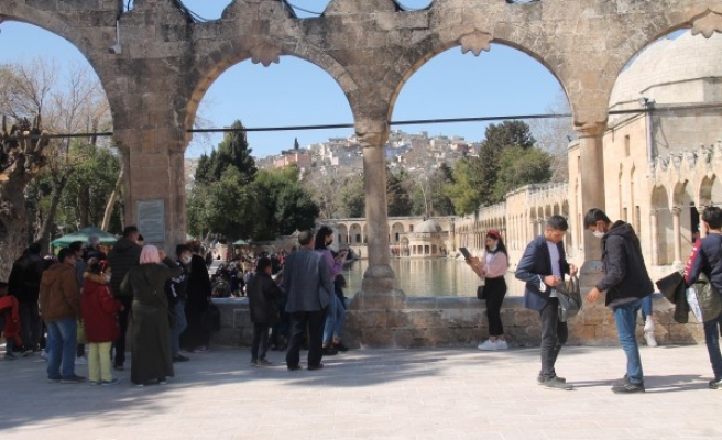 Şanlıurfalılar 13 hafta sonunun ardından bugün dışarı çıktı